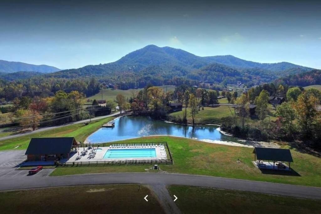 Moonlight Cottage - Your Romantic & Scenic Escape Sevierville Exterior foto