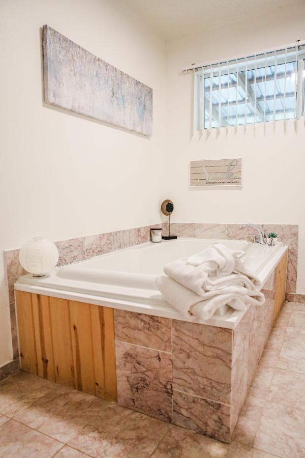 Moonlight Cottage - Your Romantic & Scenic Escape Sevierville Exterior foto