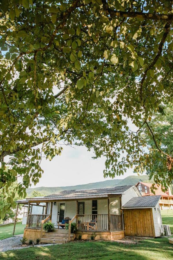 Moonlight Cottage - Your Romantic & Scenic Escape Sevierville Exterior foto